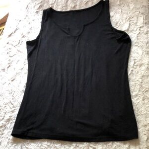 Fitted Black Sleeveless Tank Top